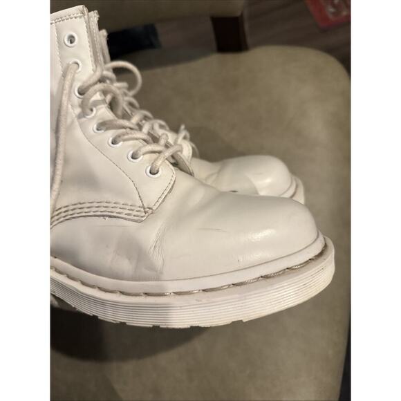 Dr. Martens 14357 Boots Men’s 8 Women’s 9 EU 41 White Smooth Leather Eye Lace UK main image 15